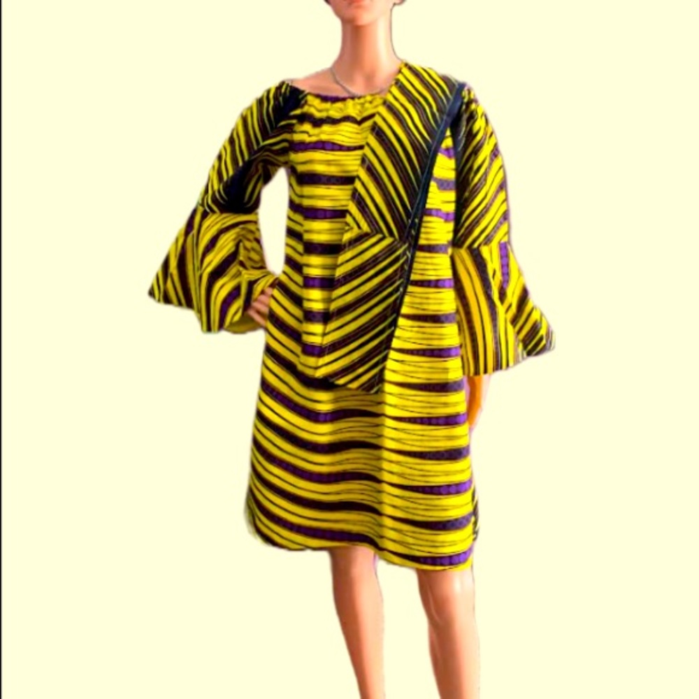 SHORT DRESS WITH OFF SHOULDER SLEEVE